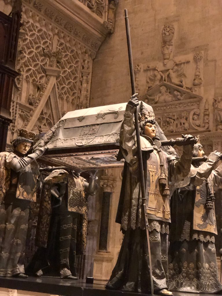 セビーリャ大聖堂内にあるコロンブスの棺